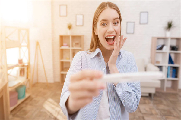 南京试管私人哪个医院便宜？ 南京试管私人医院费用约10到15万元！