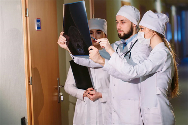 上海37岁二胎试管那个医院成功率高啊？ 上海37岁二胎试管医院成功率约50%到60%！