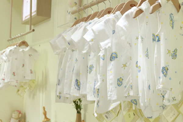 上海52岁闭经做试管医院排行榜单前5医院评价如何呢！上海集爱遗传与不育诊疗医院和上海复旦大学附属中山医院等价格收费同步！